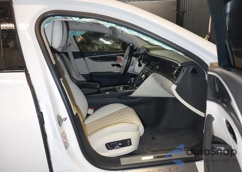 2022 Bentley Flying Spur V8 z USA, uszkodzony, nr VIN SCBBG6ZG6NC091386